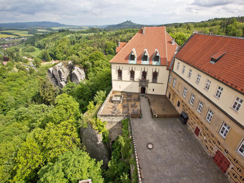 Ea Zamecky Hotel Hrubá Skála Exterior foto
