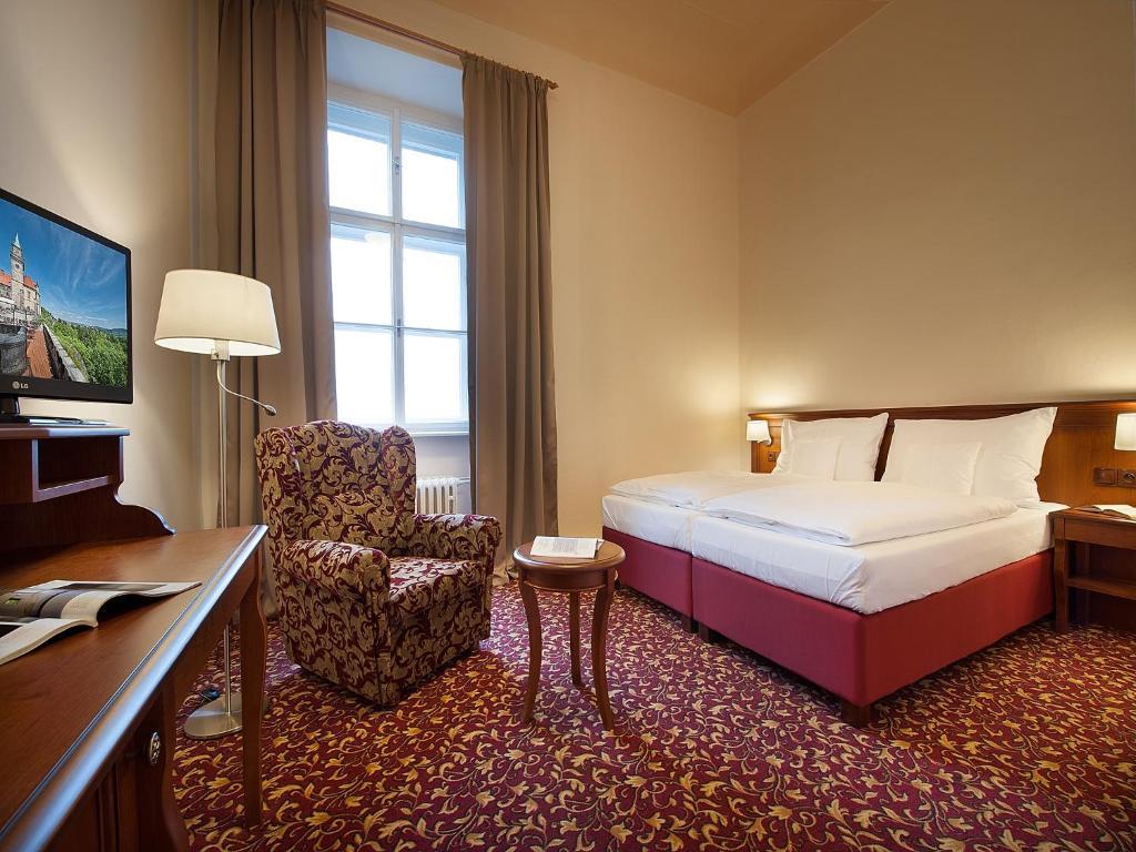 Ea Zamecky Hotel Hrubá Skála Cameră foto